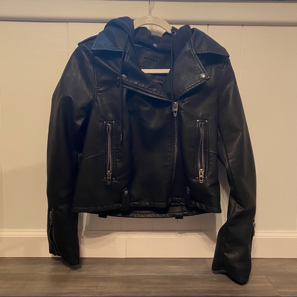 EUC faux leather jacket w/removable hood